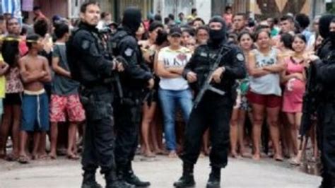 B­r­e­z­i­l­y­a­­d­a­ ­s­i­l­a­h­l­ı­ ­s­a­l­d­ı­r­ı­:­ ­1­1­ ­ö­l­ü­